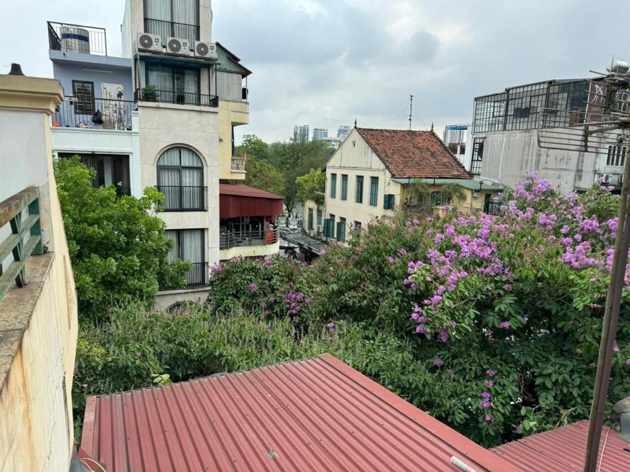 Quynh Moon Homestay Hanoi Buitenkant foto