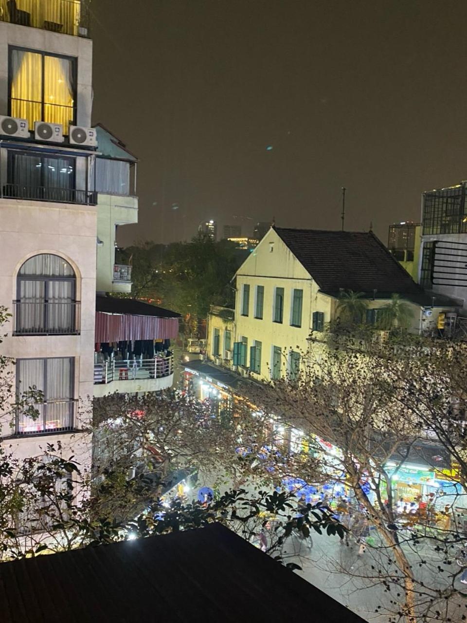 Quynh Moon Homestay Hanoi Buitenkant foto