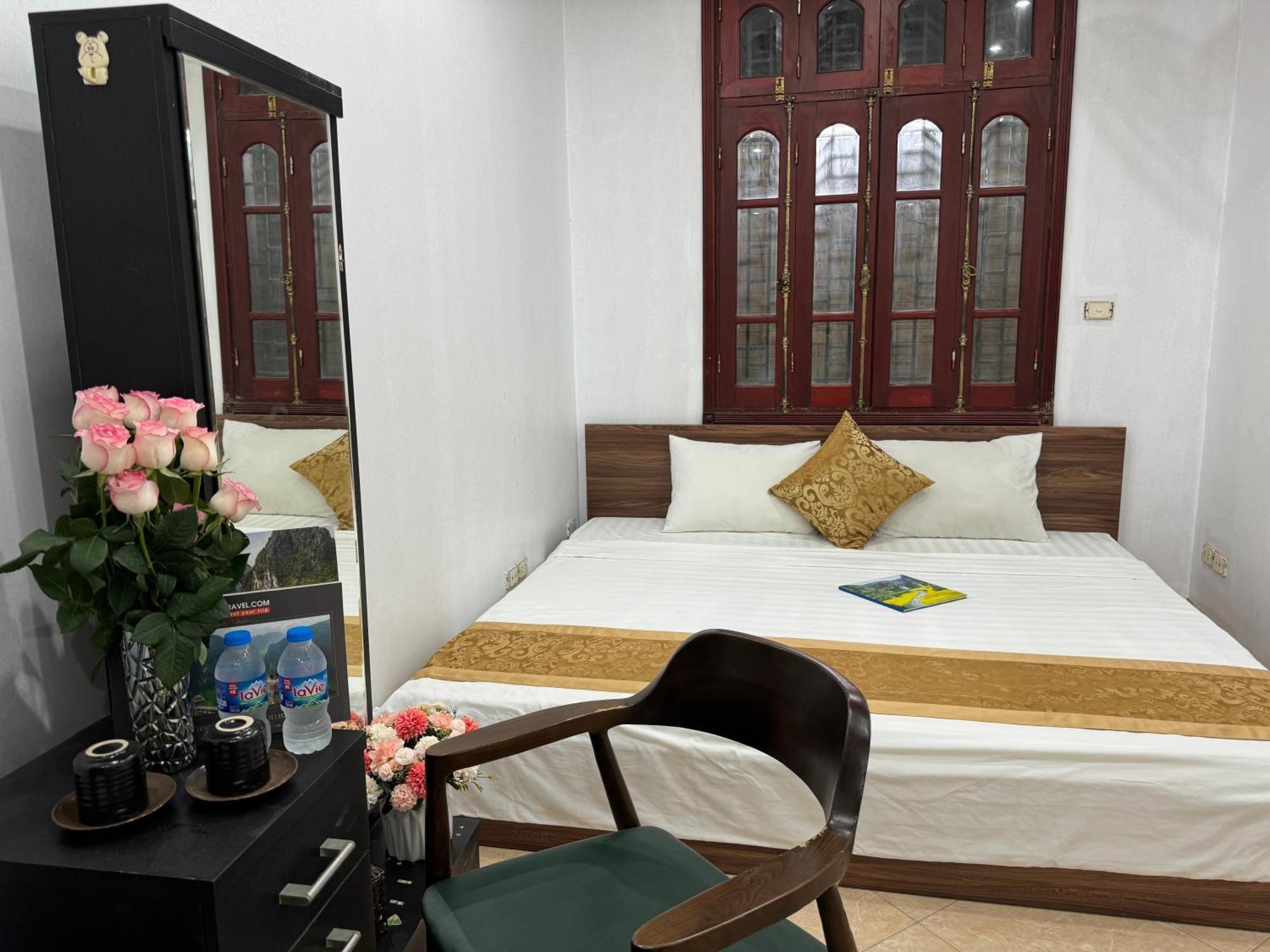Quynh Moon Homestay Hanoi Buitenkant foto