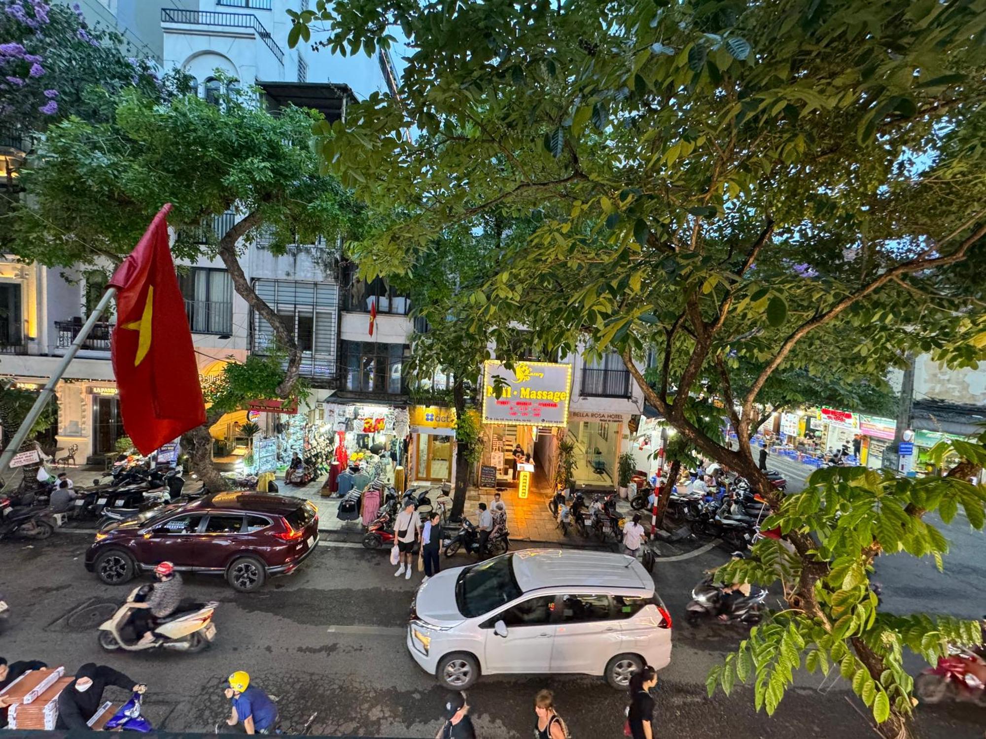 Quynh Moon Homestay Hanoi Buitenkant foto